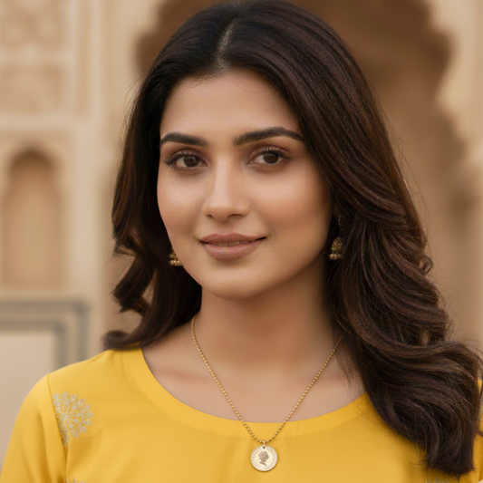 Royal Elegance Coin Pendant Necklace – Elizabeth II Edition