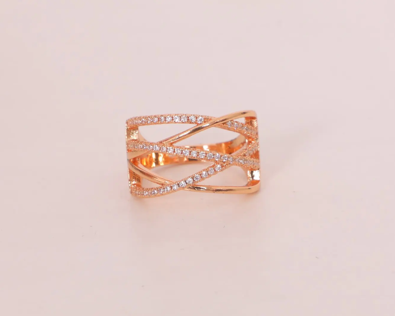 Wide Gold Ring with Crisscross Bands & Sparkling Stone Accents – Bold Designer Look